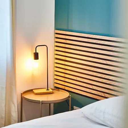 Appartement Be-4g - Joli 2 Pieces Equipe Pour 1-2 Pers Au 4eme Etage Au Centre De *