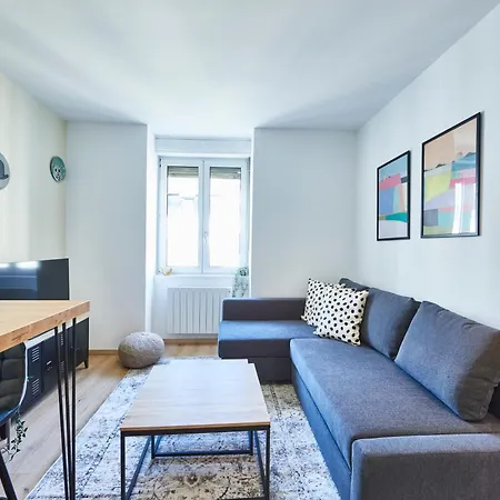 Be-4g - F2 Pour 1-2 Pers Au 4eme Etage Au Centre De Lägenhet Mulhouse