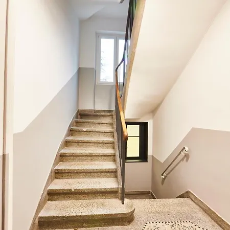 Be-4g - F2 Pour 1-2 Pers Au 4eme Etage Au Centre De * Mulhouse